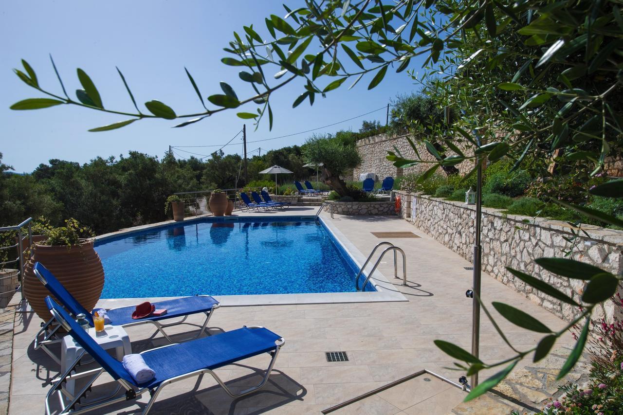 Villas Amantea- Four Villas With Big Pool And Infinity Pool 시보타 외부 사진
