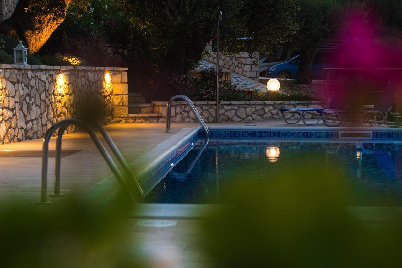 Villas Amantea- Four Villas With Big Pool And Infinity Pool 시보타 외부 사진